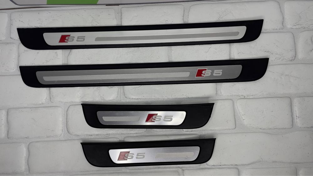 Лайсни прагове AUDI S5
