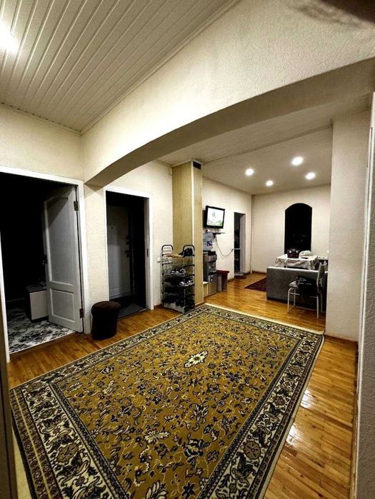 Продаётся квартира Юнусабад13 4 ком отличная локация метро,базар,рядом