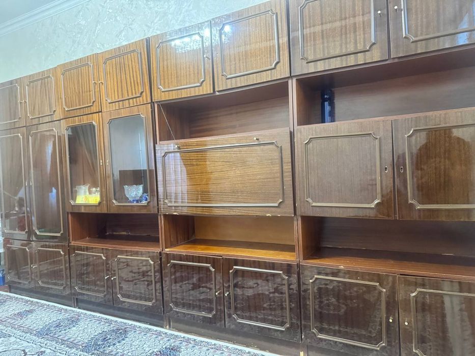 Modulli shkaf (garnitur) sotiladi!