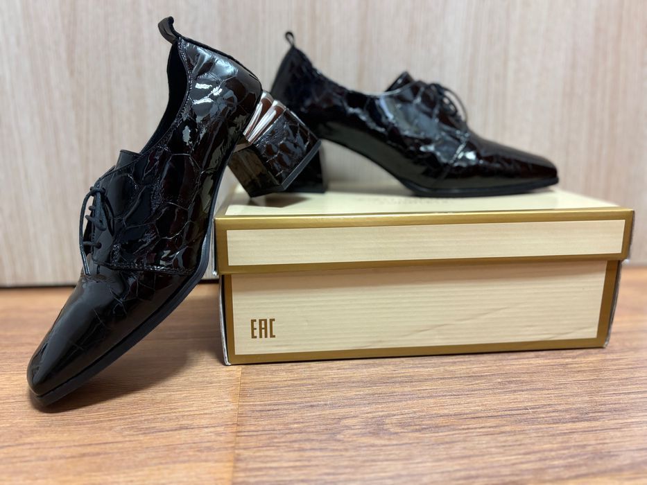 Обувки - естествен лак, българско производство