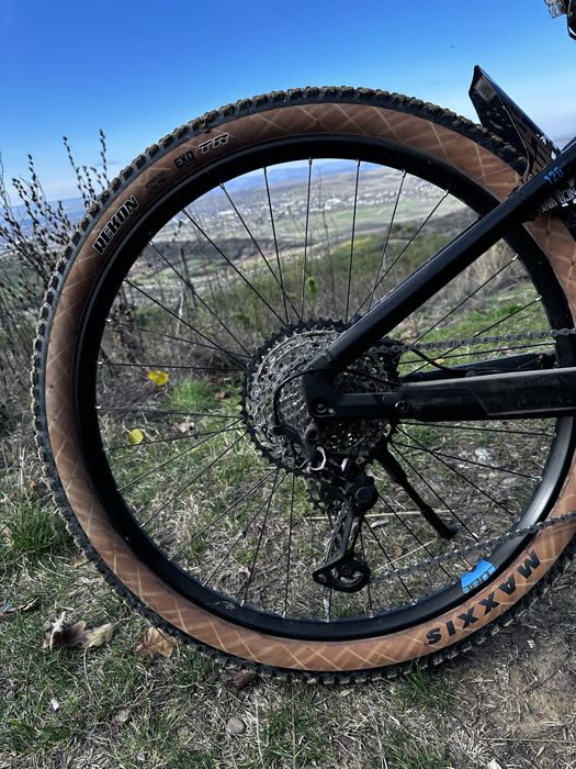 E-MTB (Electric Mountain Bike) Full Suspension