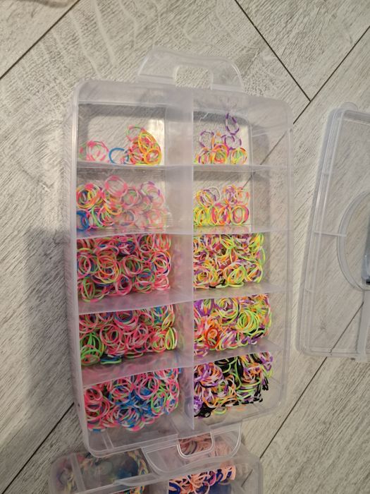 Set creativ de bratari cu 3 compartimente plus elemente de lucru