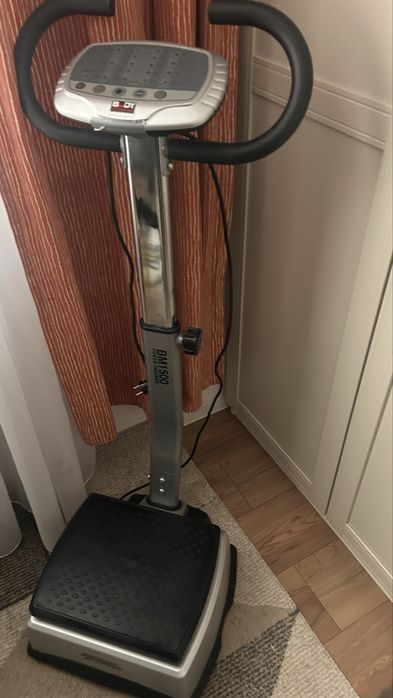 Platforma vibranta body sculpture
