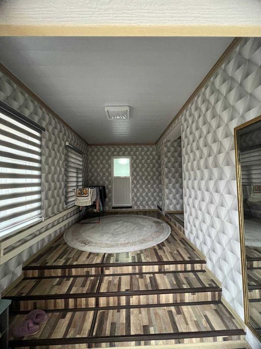 Boyovut shaxarchasida hovlili uy sotiladi !