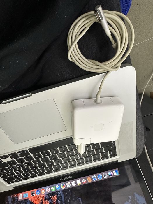 Macbook pro 15 intel core i7 ram 8gb hdd 1tb