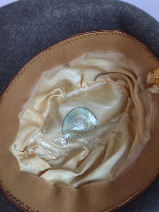 Дамски шапки и яки,  кожена, платнена и касторена