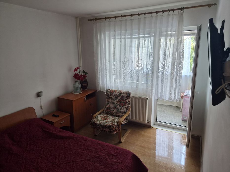 Vand apartament 2 camere Berceni