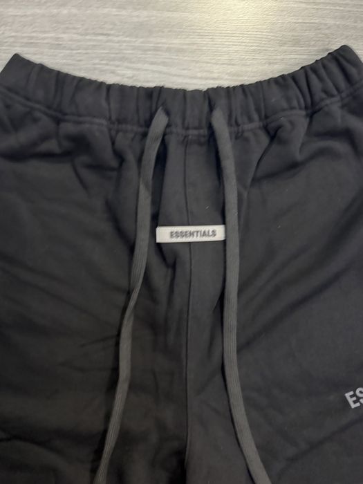 Pantaloni scurti Essentials Fear of God / Colectei 2025