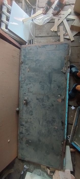 Дверь железная прочная