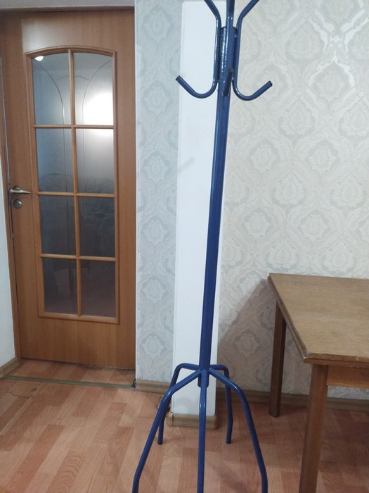 Продам вешалку вешалку