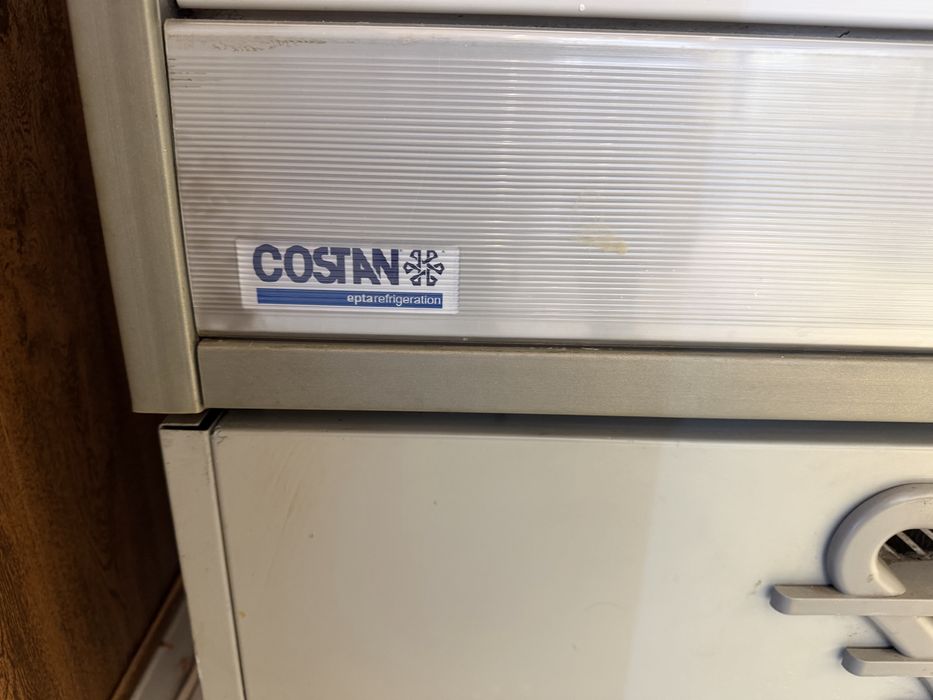 Хладилна витрина Costan