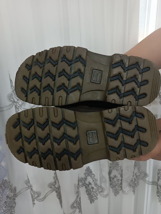 Срочна продам зимний ботинки