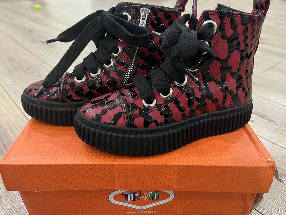 Демисезонные кожаные ботинки