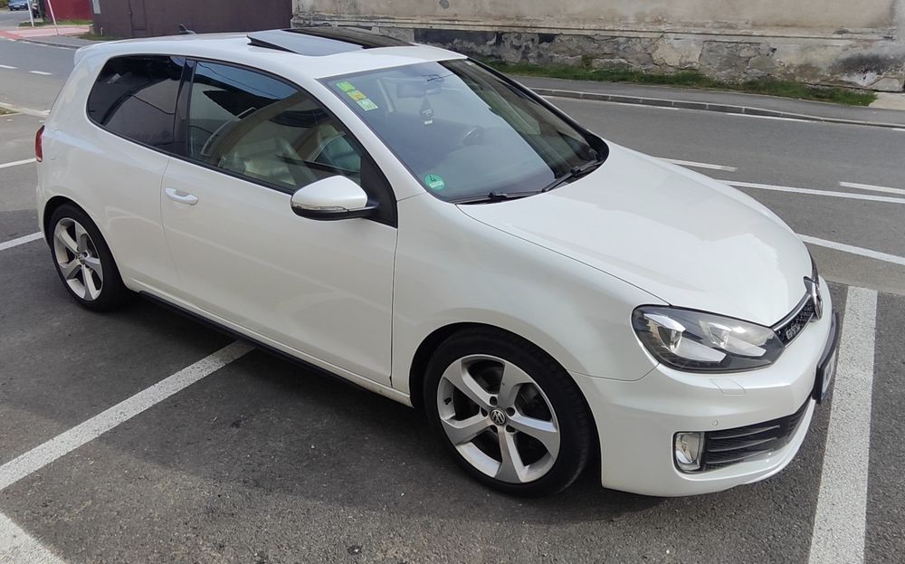VOLKSWAGEN Golf 2012 — imagine 5