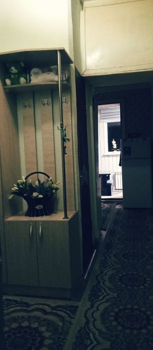 Продаётся квартира Ахангаран   4 мкрне  3 комнатная  рядом садик школа