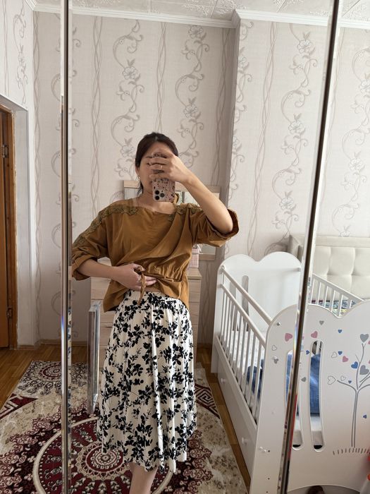 Кофта, юбка сатылады