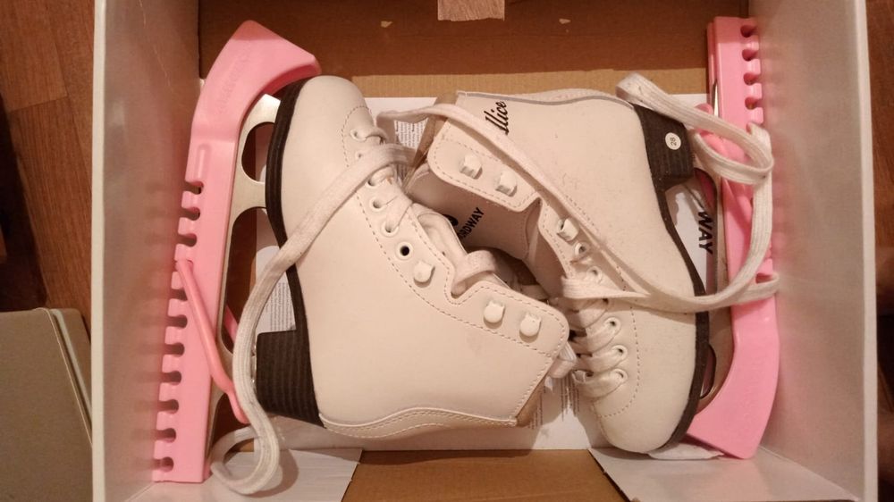 Коньки детские продам