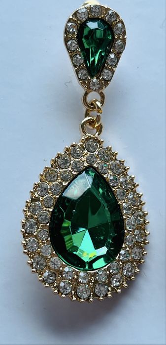 Много красиви модерни обеци зелен камък Германия