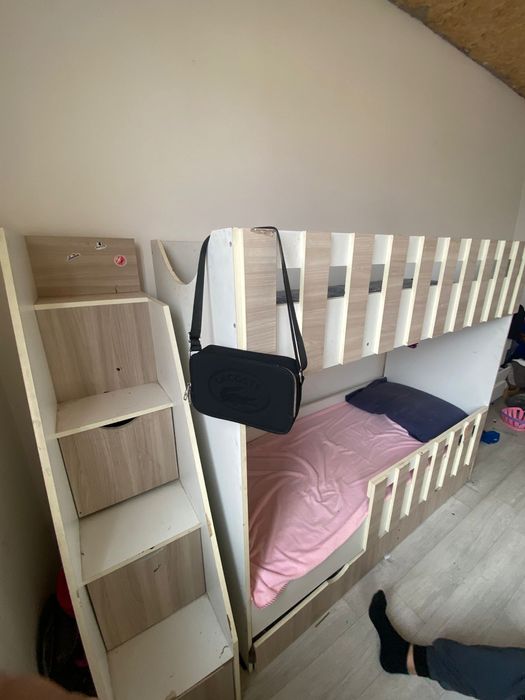 Продам двухэтажную кровать