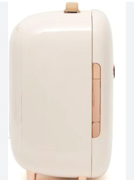 Холодильник мини для косметики