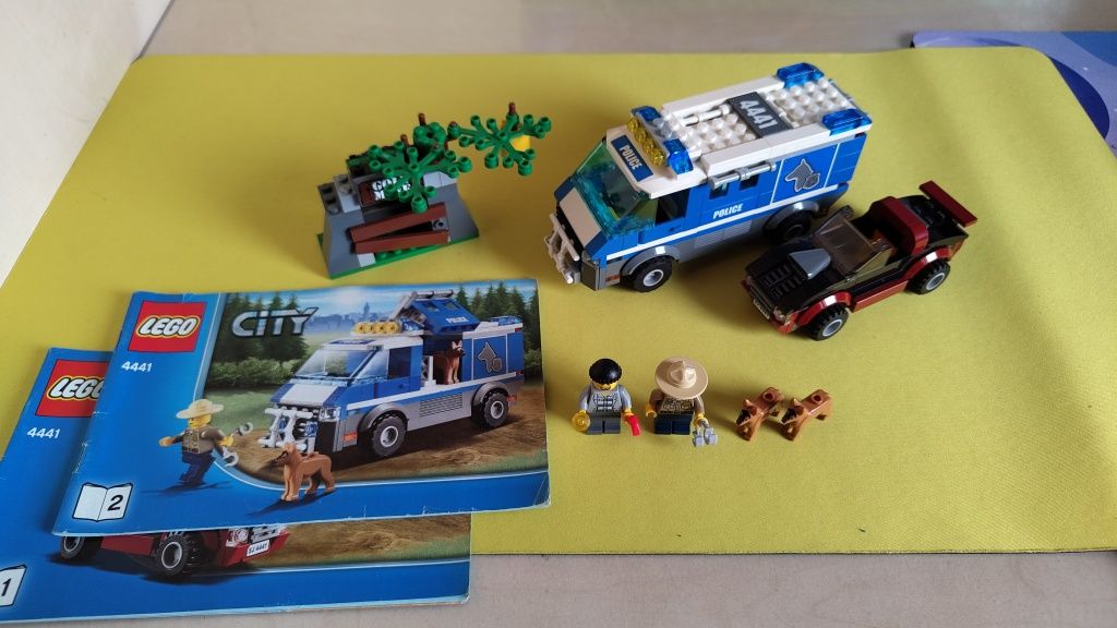 Lego city police hot sale dog van 4441