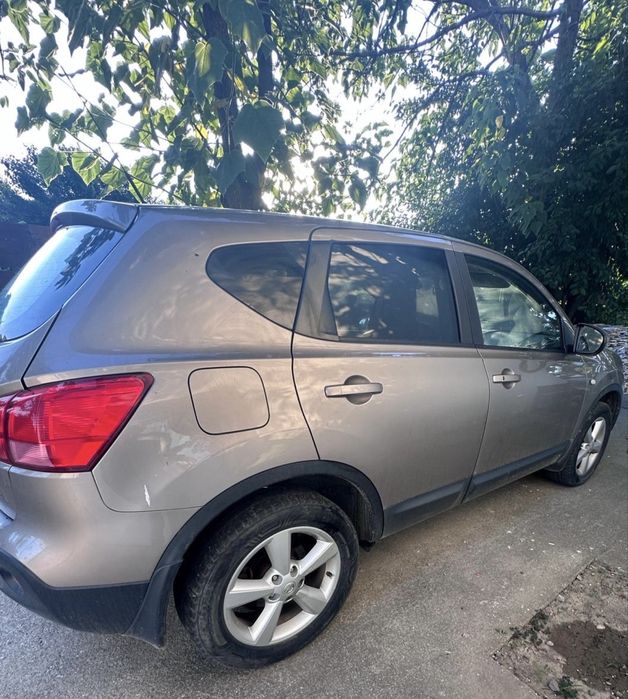 Vand nissan qashqai 2.0 benzina