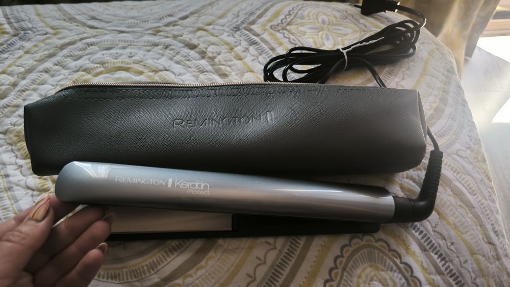 Преса за коса Remington Keratin Protect S8598, Керамично покритие, 230°C, Сива