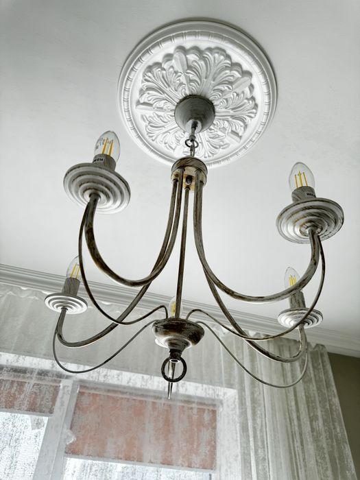 Продам  красивые люстры