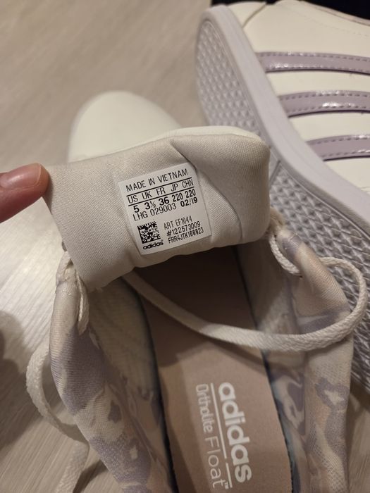 Adidas coneo    QT