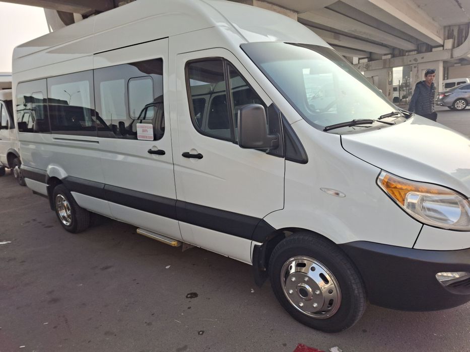 Микроавтобус JAC Sunrai