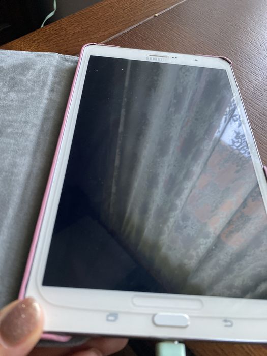 Samsung galaxy tab pro SM - T 325 16 gb sim 4-риядрен