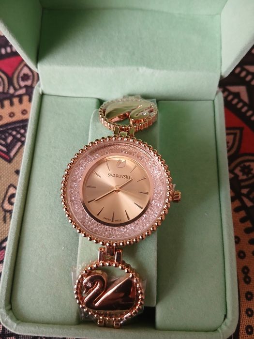 Часы шикарные наручные