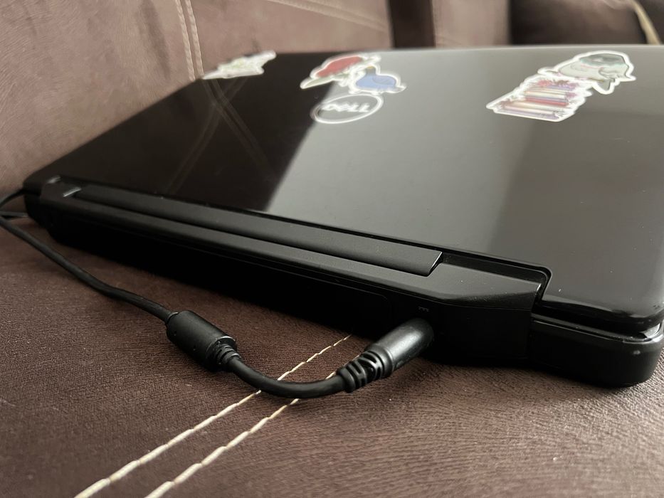 Лаптоп Dell INSPIRON N5050-0200