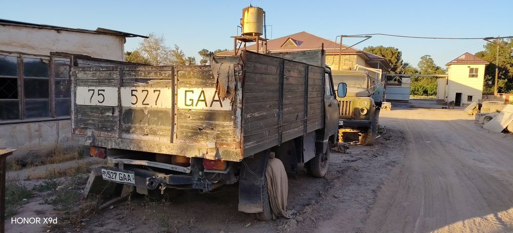 Botli uaz sotiladi yili 1983 yil