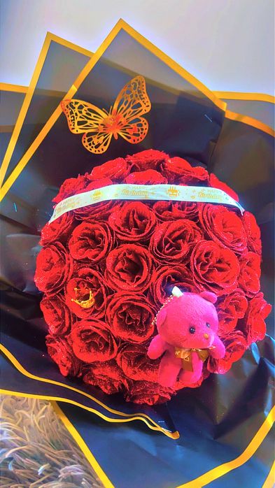 Buchete de trandafiri imperiali cu sclipici !Doar o doamna ii merita