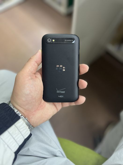 Продаю телефон BlackBerry