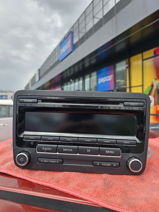 Radio CD RCD 310 VW Golf 5 6 7 Jetta Passat B6 B7 EOS Polo 6r 9r  Skoda Octavia Seat Leon Altea Casetofon MP3 Player