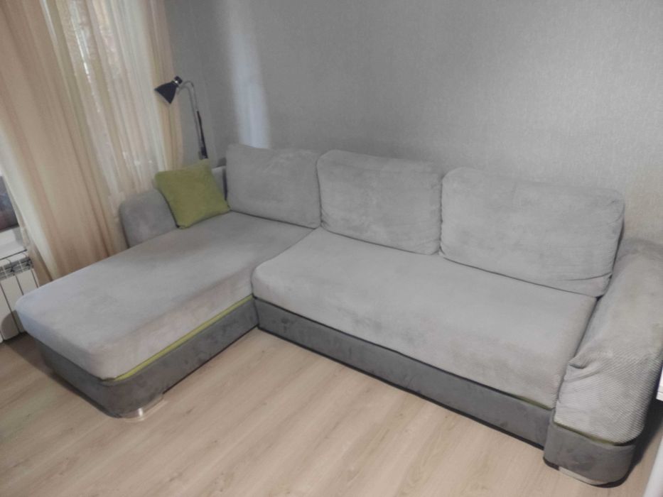 Ъглов разтегателен диван с ракла