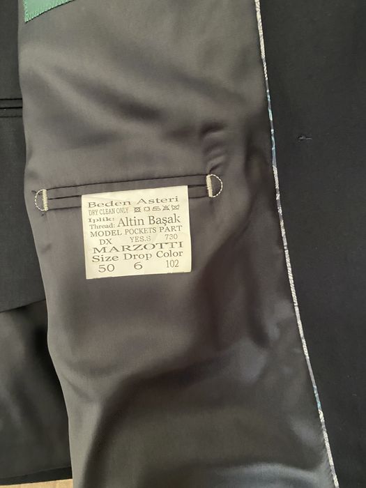 Костюм мужской тройка ,