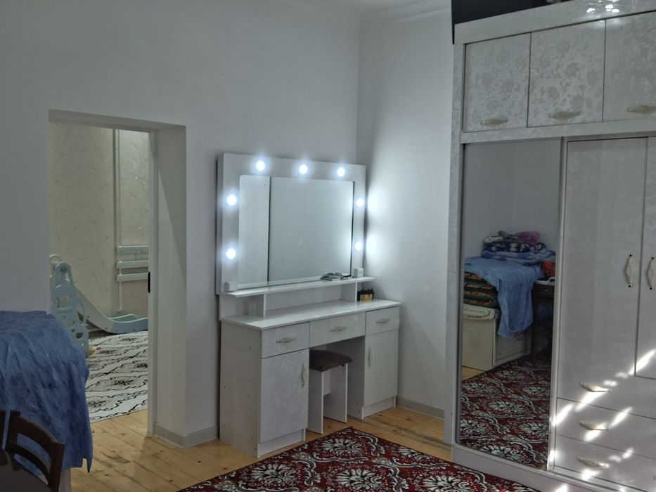 Shkaf ham kamot  pufigi m.n qosip satiladi