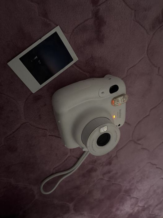Instax mini 11 оригинал почти новый