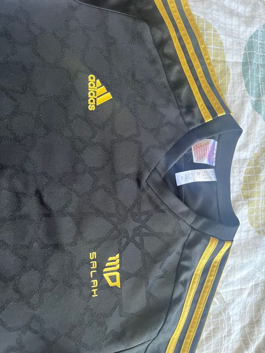 Спортна тениска