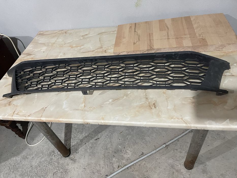 grila inferioada dacia logan/ sandero 2017/2020