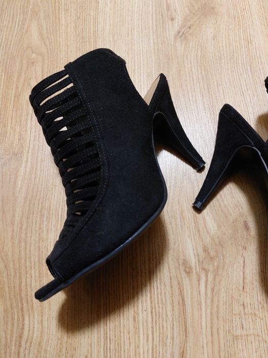 Промоция на дамски официални сандали