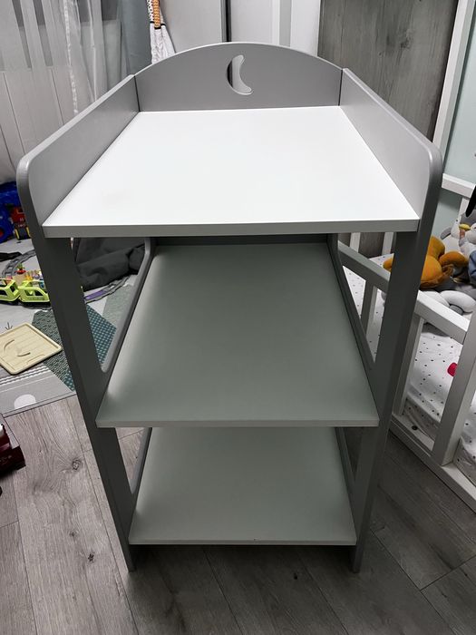 Бебешки дървен повивалник