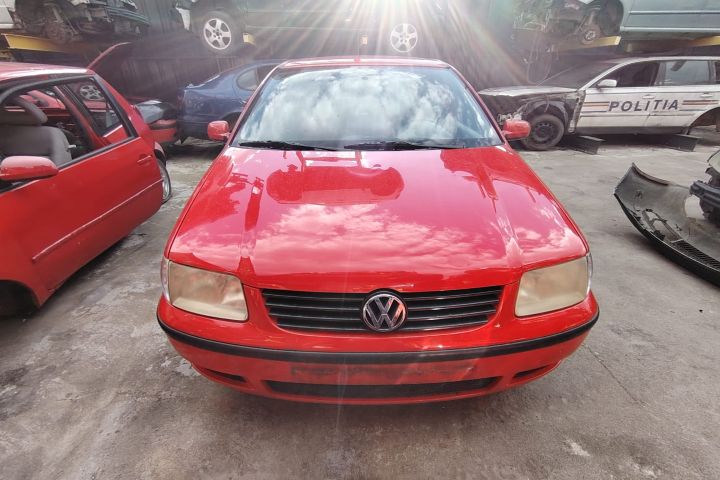 Bara fata Volkswagen VW Polo 2000 1.4 MT (60 hp)