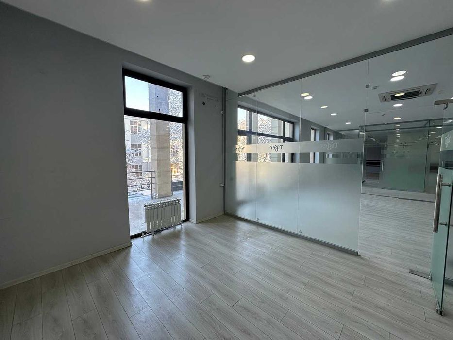 [KБ] Офис с ремонтом 200 м² | Дархан | БЦ | Метро Хамид Алимжан