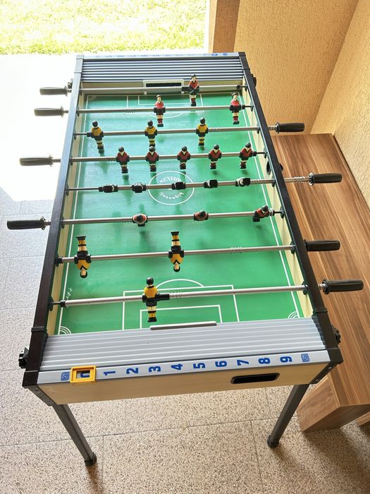 Masa de fotbal adusa din Austria