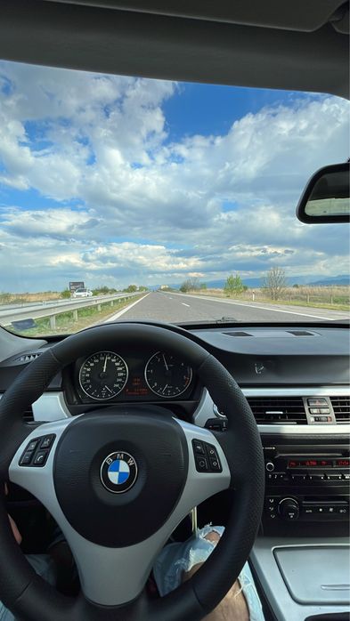 Продавам BMW 320D E90