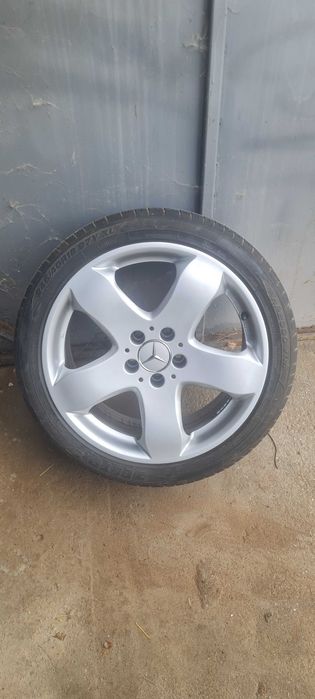 Оригинален комплект джанти за мерцедес 18ки с гуми